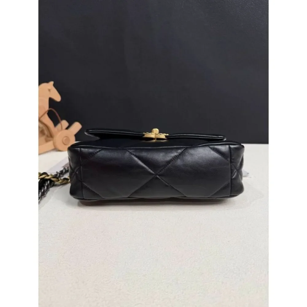 CHANEL brand color